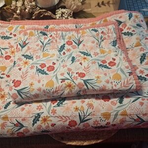 Pillowfort Floral Quilt Set - Pink, Yellow, Green, Red